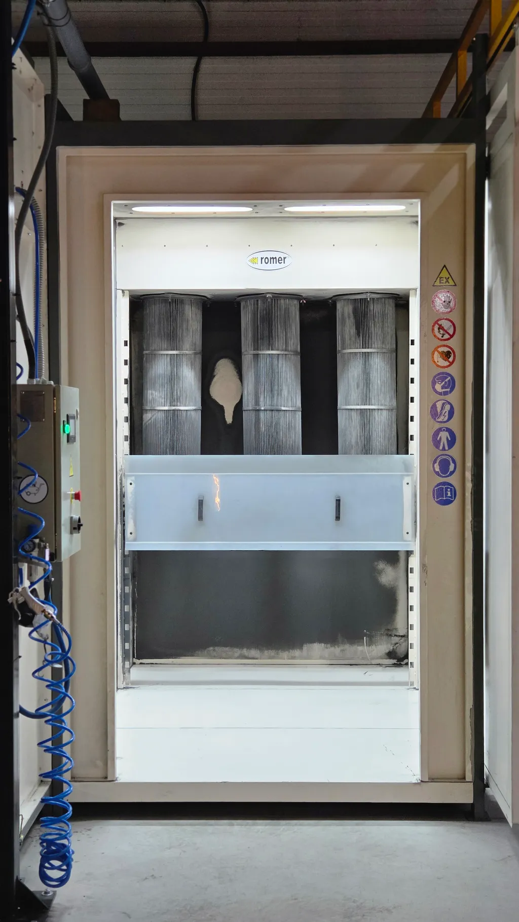 Práškovacia kabína s elektrostatickým nanášaním 4